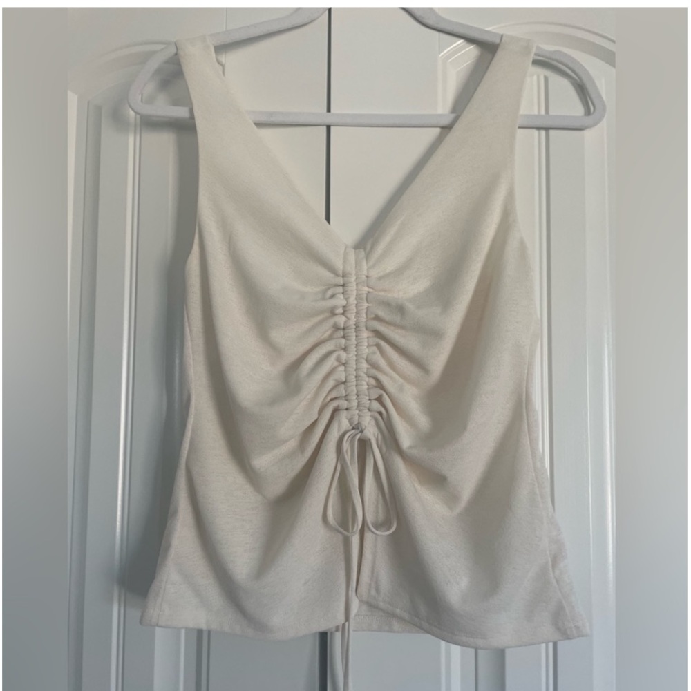 Express V-Neck Ruched Split
Hem Tie Tank - Picture 3 of 6